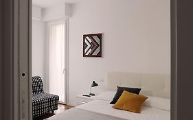 Bilocale Metro 4 Blu Frattini - Airport Linate